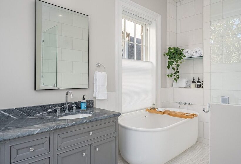 Пансион The House On Taylor