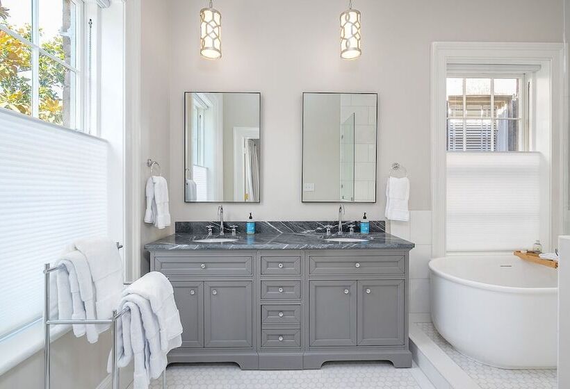 Пансион The House On Taylor