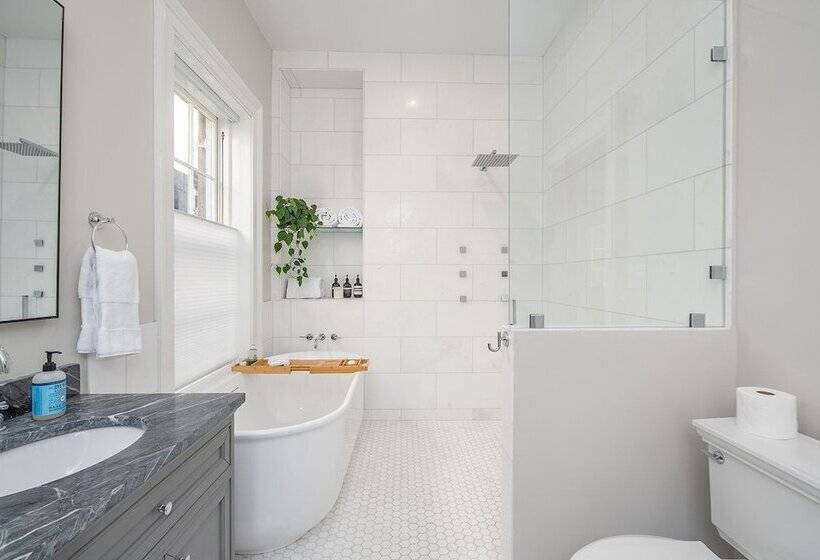 Пансион The House On Taylor