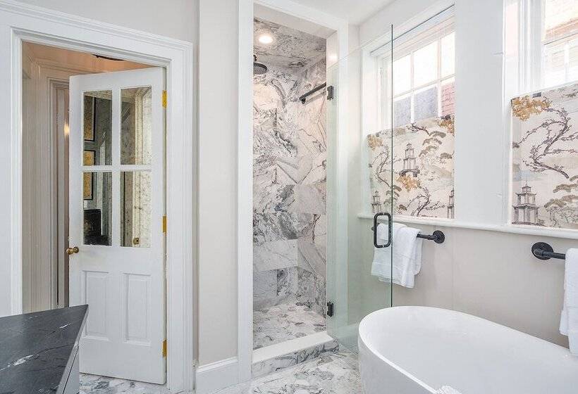 Пансион The House On Taylor