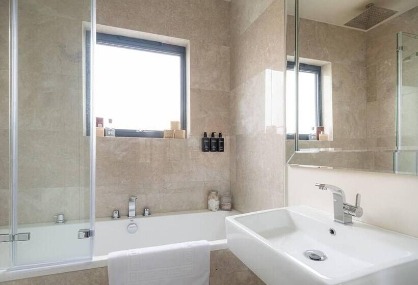 レジデンス Contemporary Luxury Town House Cheltenham