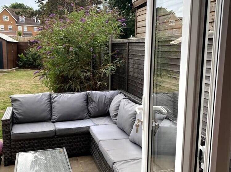 Резиденция Hide Away House With Hot Tub And Driveway