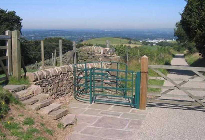 דירת נופש Stunning 2 Bed House In Macclesfield Cheshire