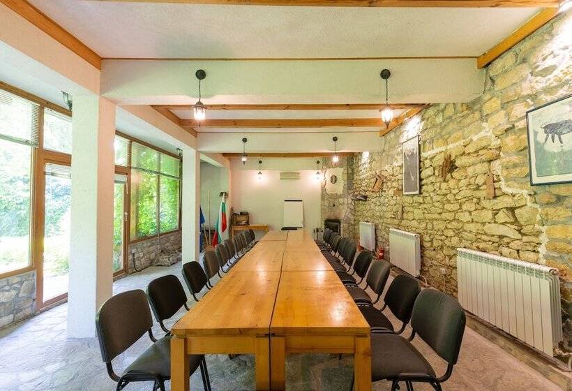 אתר נופש Ecohotel Imenieto