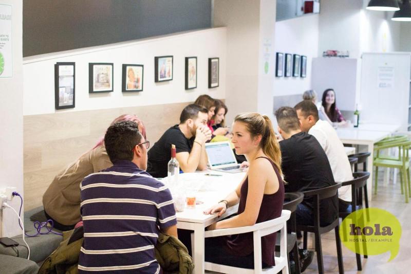 Общежитие Hola Hostal Eixample