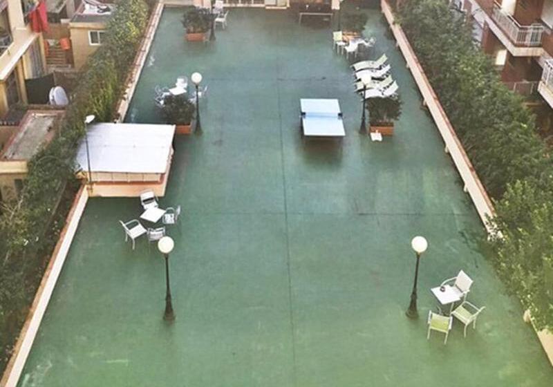 Общежитие Hola Hostal Eixample