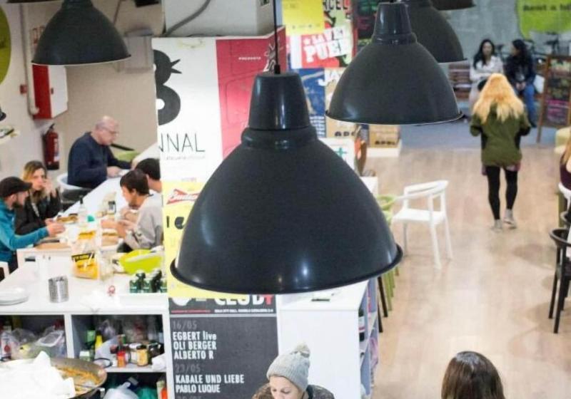 Общежитие Hola Hostal Eixample