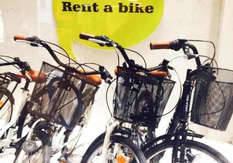 Общежитие Hola Hostal Eixample