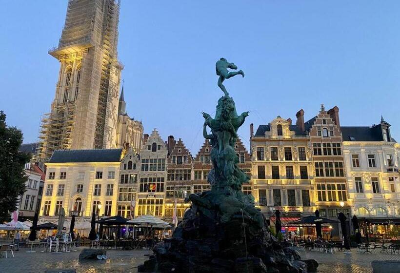 Antwerp City Hostel