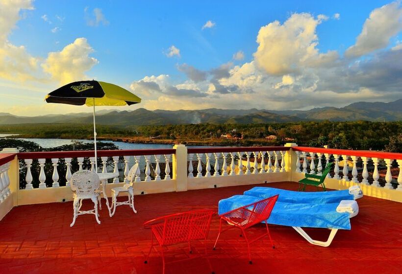 تختخواب و صبحانه Hostal Cuba