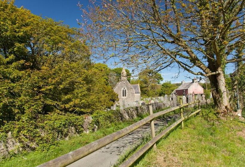 مبيت وإفطار The Old Vicarage