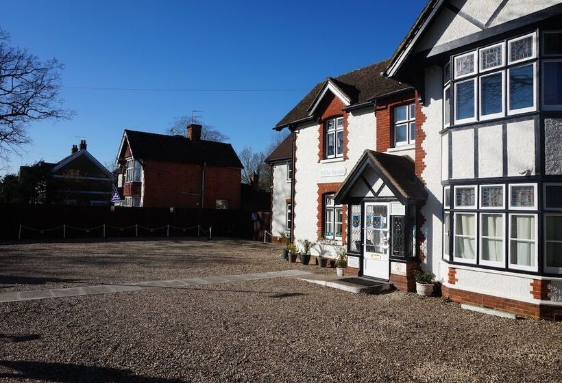 Bed and Breakfast Villa Verde Gatwick