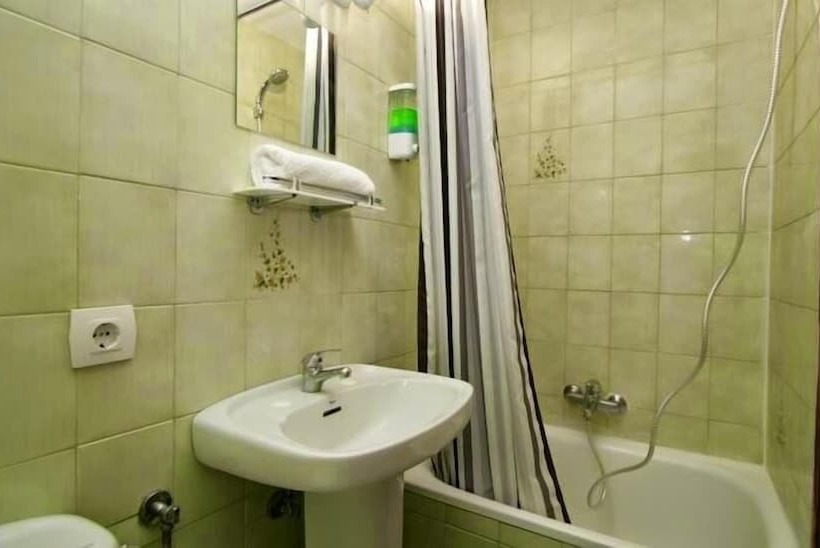 Hostal Helena 2