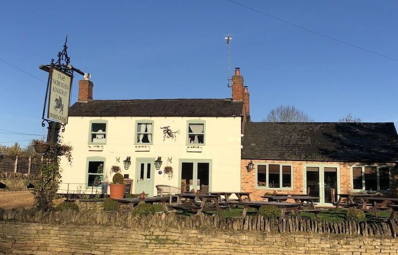 فندق فئة نجمة واحدة The Norman Knight Whichford