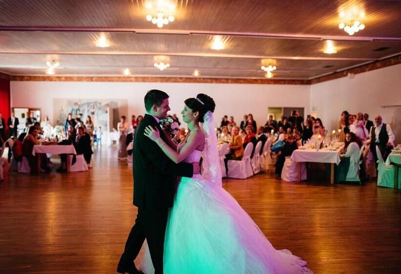 Отель Adam & Eva Gasthof Paradies Mit