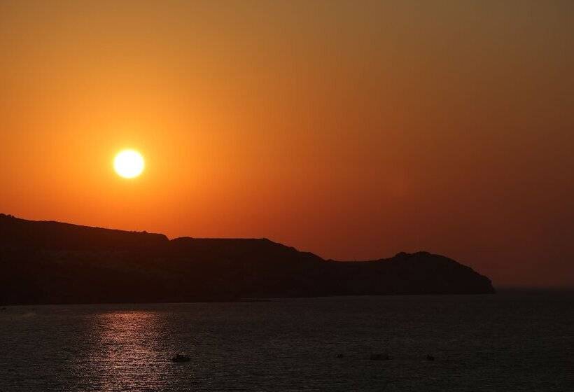 هتل Arya Karaburun