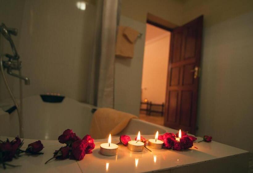 호텔 Ashiyana Cliff And Beach Resort