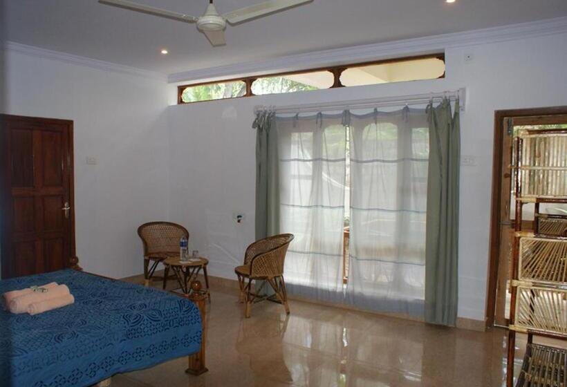 호텔 Ashiyana Cliff And Beach Resort