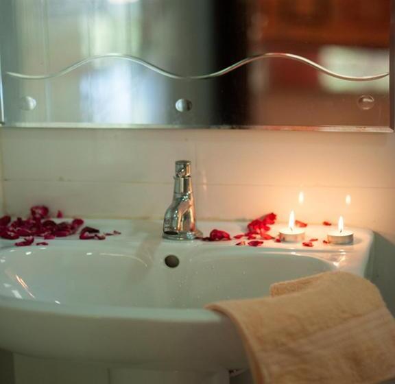 호텔 Ashiyana Cliff And Beach Resort