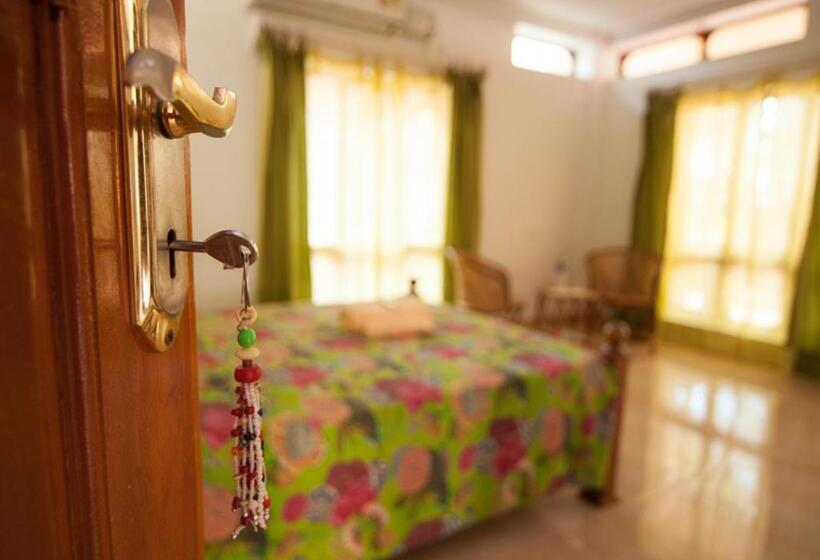 호텔 Ashiyana Cliff And Beach Resort