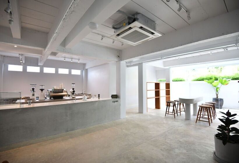 Отель At Kamala