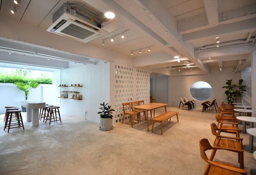 Отель At Kamala