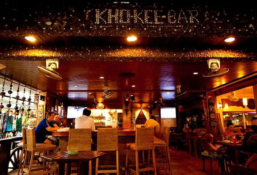 Отель At Kamala