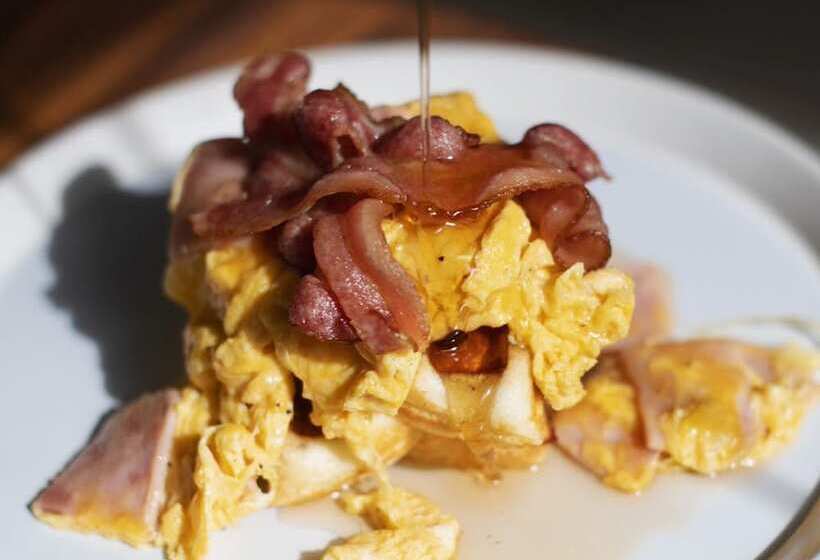 Отель At Kamala