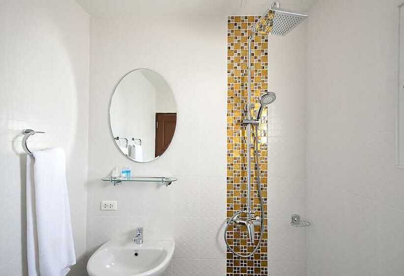 Отель At Kamala