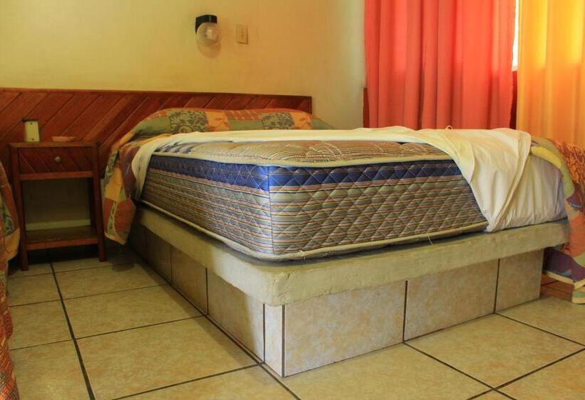 בית מלון כפרי Avenida