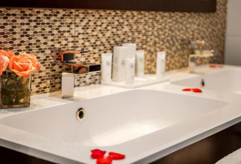 هتل Az Hôtels Zeralda