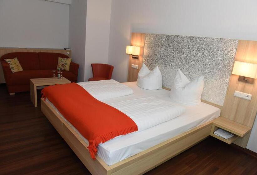 ホテル Badischer Landgasthof Hirsch