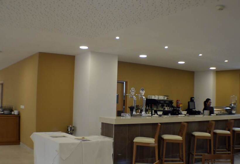 فندق Balneario De Graena