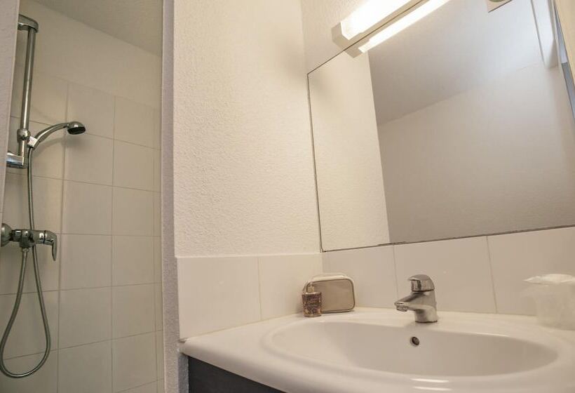 Brit Hotel Essentiel Millau