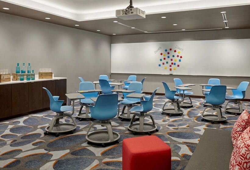 בית מלון כפרי Calgary Airport Marriott Interminal