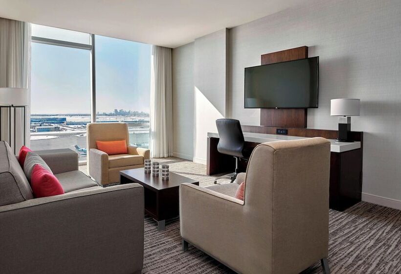 בית מלון כפרי Calgary Airport Marriott Interminal