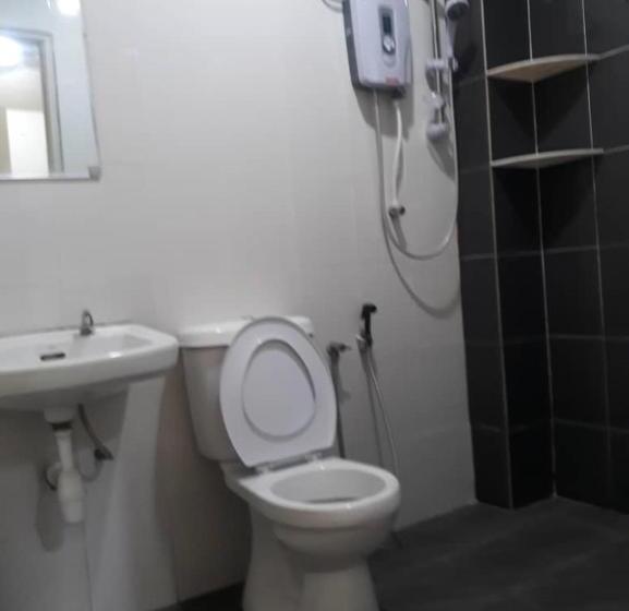 هتل Evonne Budget