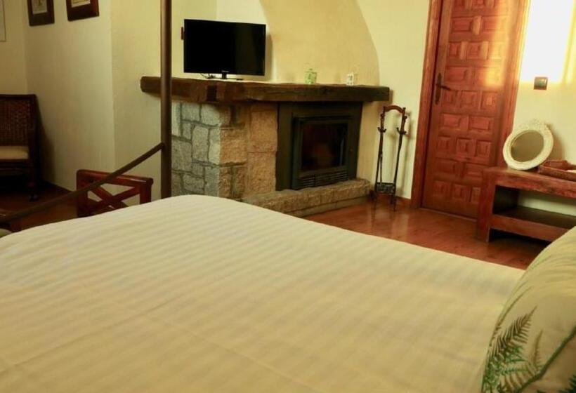 فندق Casona De Navalmedio