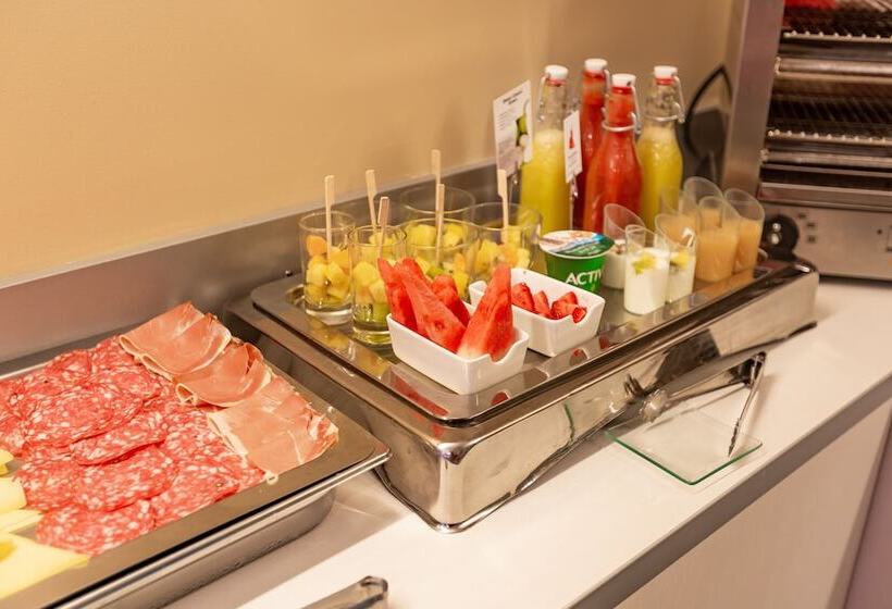 هتل Colectia Urumea