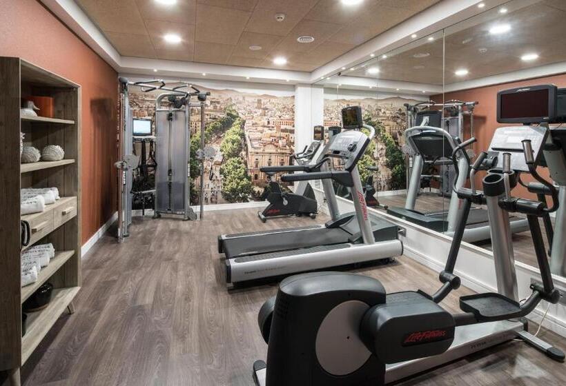 Отель Catalonia Magdalenes