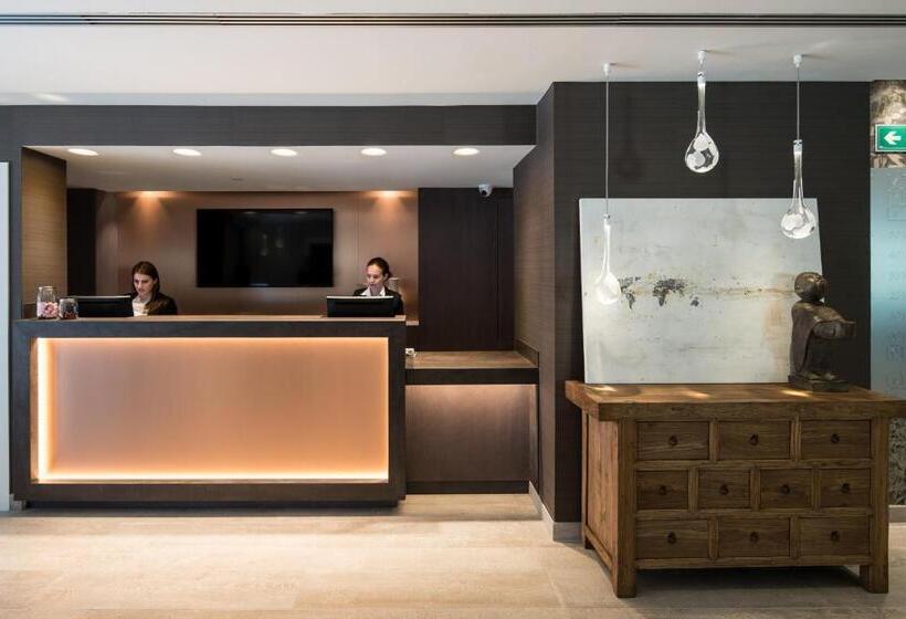 Отель Catalonia Magdalenes