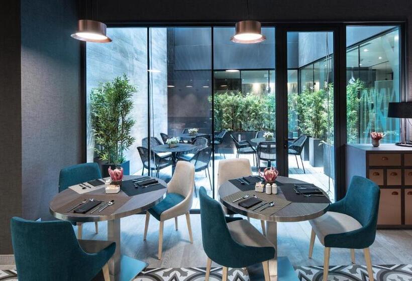 Отель Catalonia Magdalenes