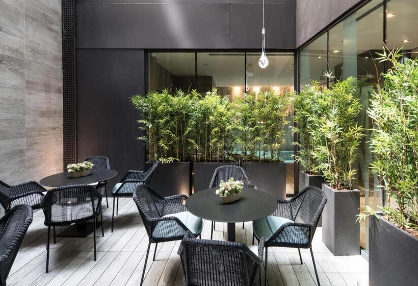 Отель Catalonia Magdalenes