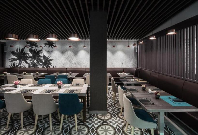 Отель Catalonia Magdalenes