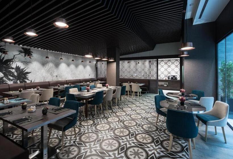 Отель Catalonia Magdalenes