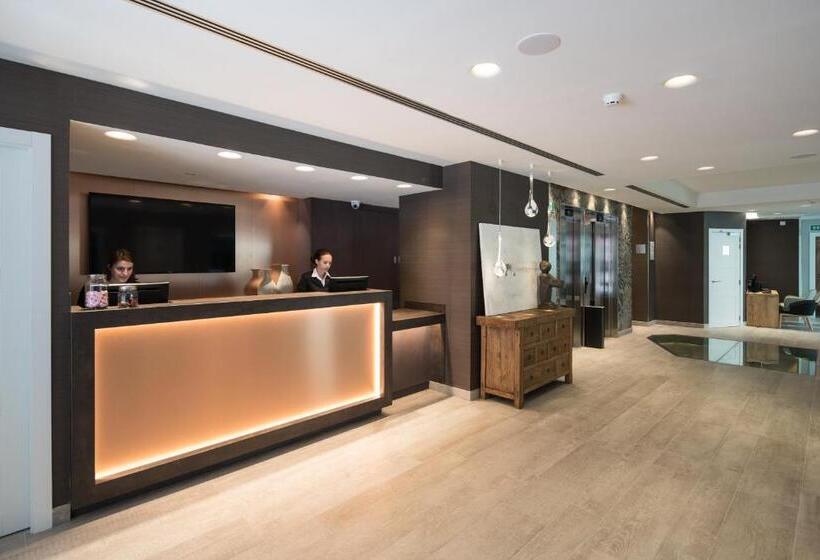 Отель Catalonia Magdalenes