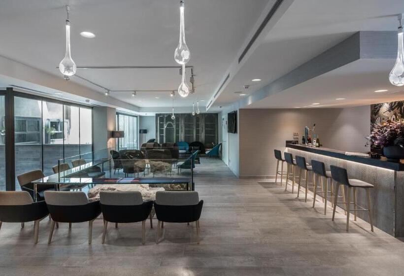 Отель Catalonia Magdalenes