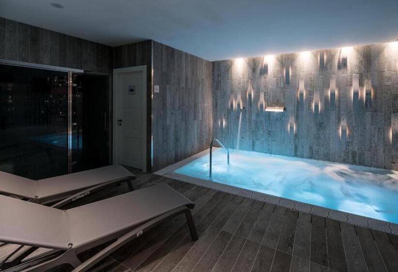 Отель Catalonia Magdalenes