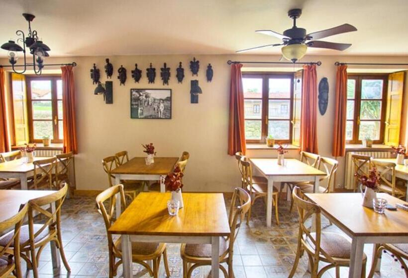 هتل Colonial De Santillana