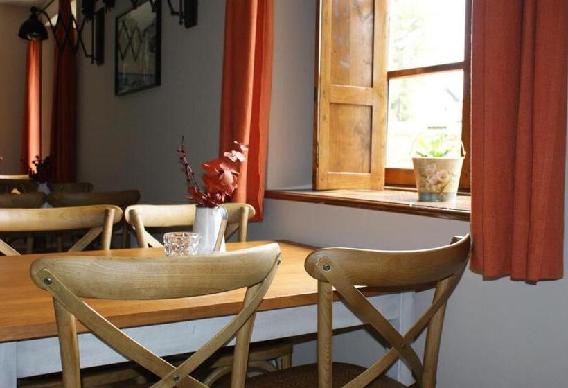 هتل Colonial De Santillana